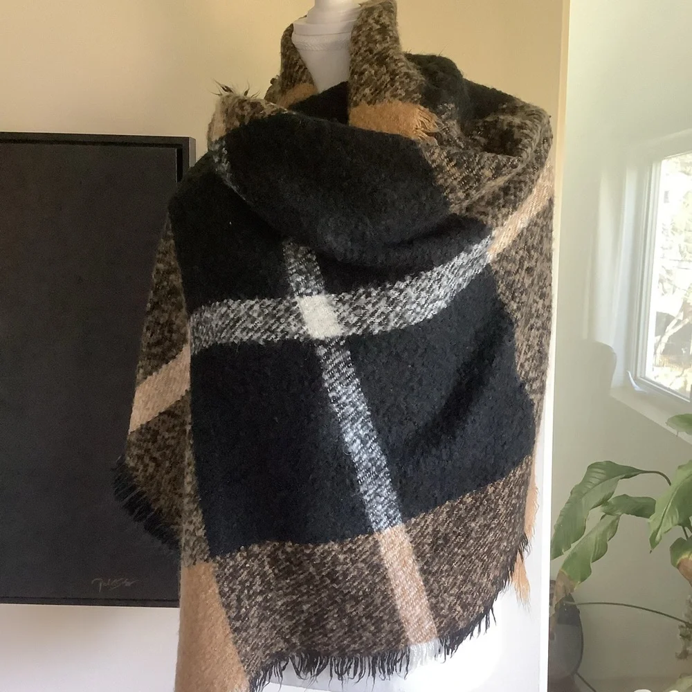 Tan/Black/White Color Block/Plaid Wrap/Shawl